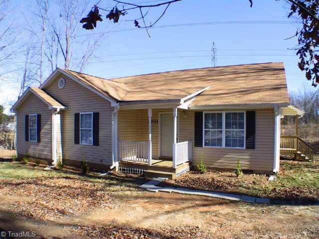 2901 Ridgewood Road Winston-Salem, NC 27107 - Photo 1 of 1 Exterior Front.