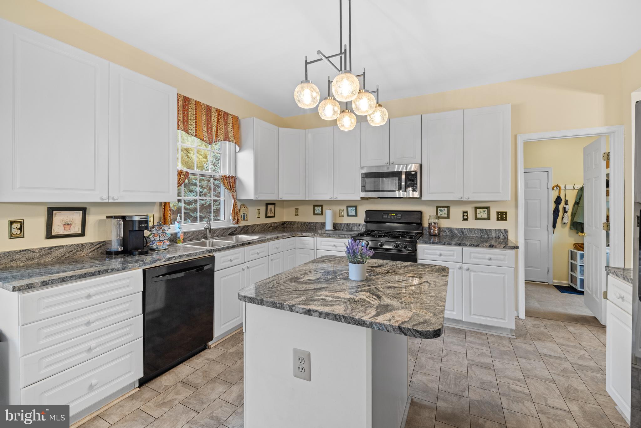 820 Caren Drive Eldersburg, MD 21784 - Photo 12 of 39