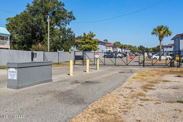 $1,800 | 1664 Beach Boulevard, Unit 35, Biloxi, MS 39531