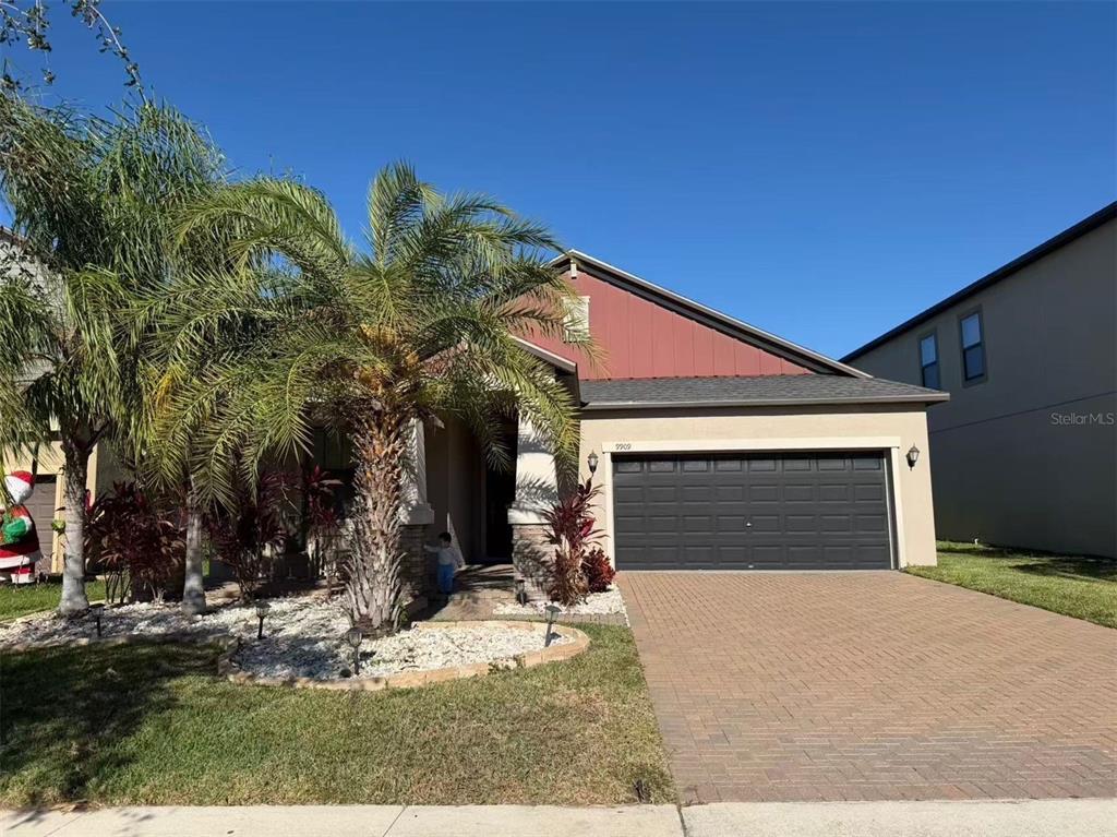 9909 Victory Gallop Loop Ruskin, FL 33573 - Photo 2 of 18
