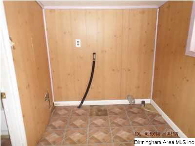 203 Layman Avenue Oneonta, AL 35121 - Photo 8 of 13