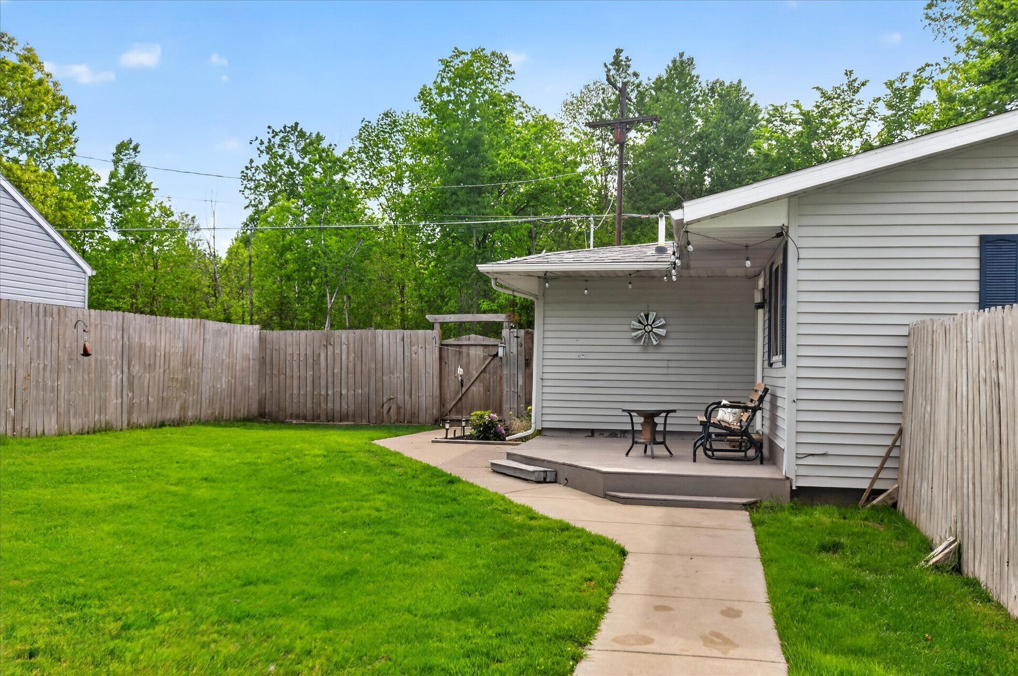 9489 Hyde Road Clarklake, MI 49234 - Photo 41 of 48 41-9489-Hyde-Rd-WindowStill