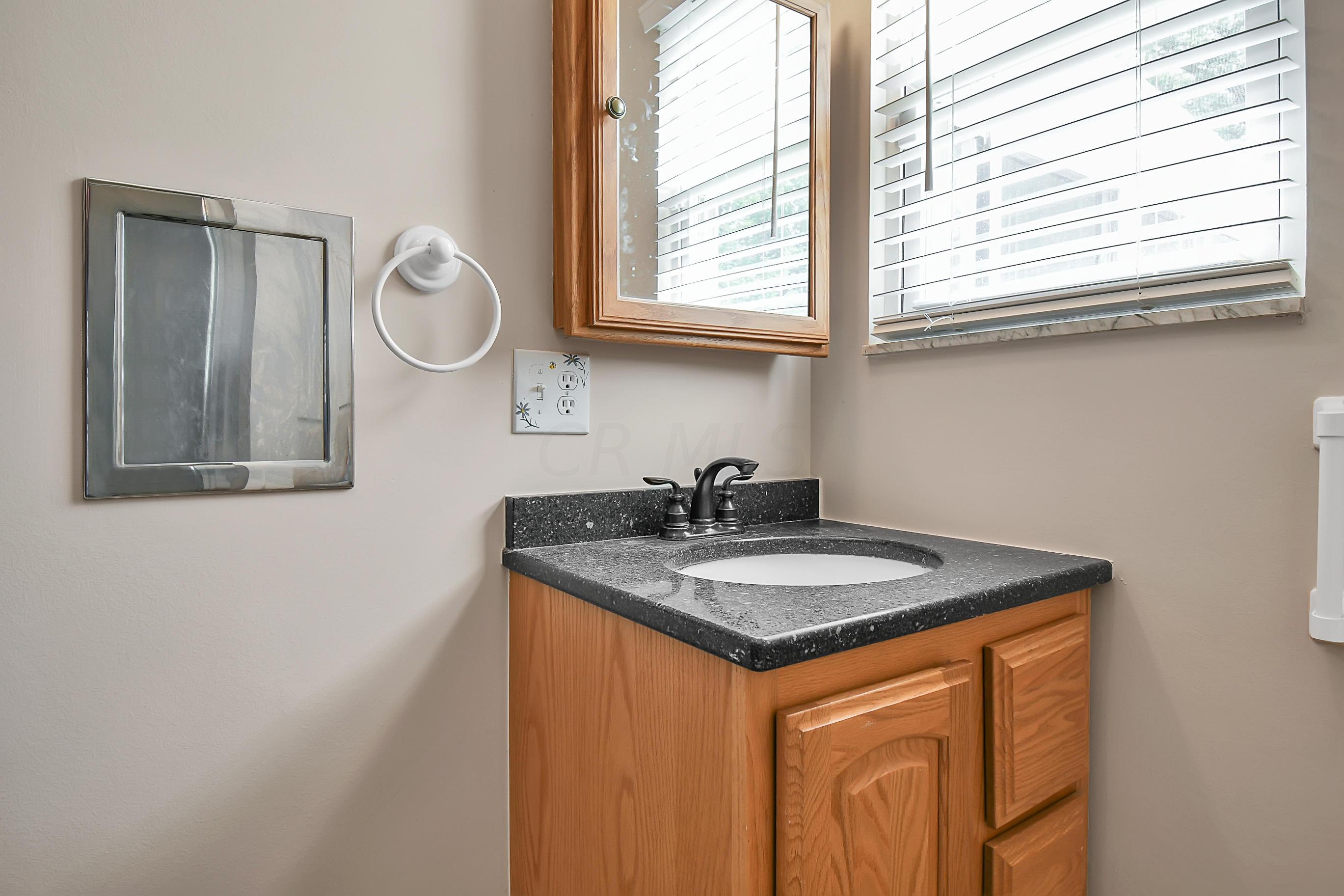 1419 Bonnie Ridge Road Columbus, OH 43228 - Photo 8 of 23 Gallery Image 8