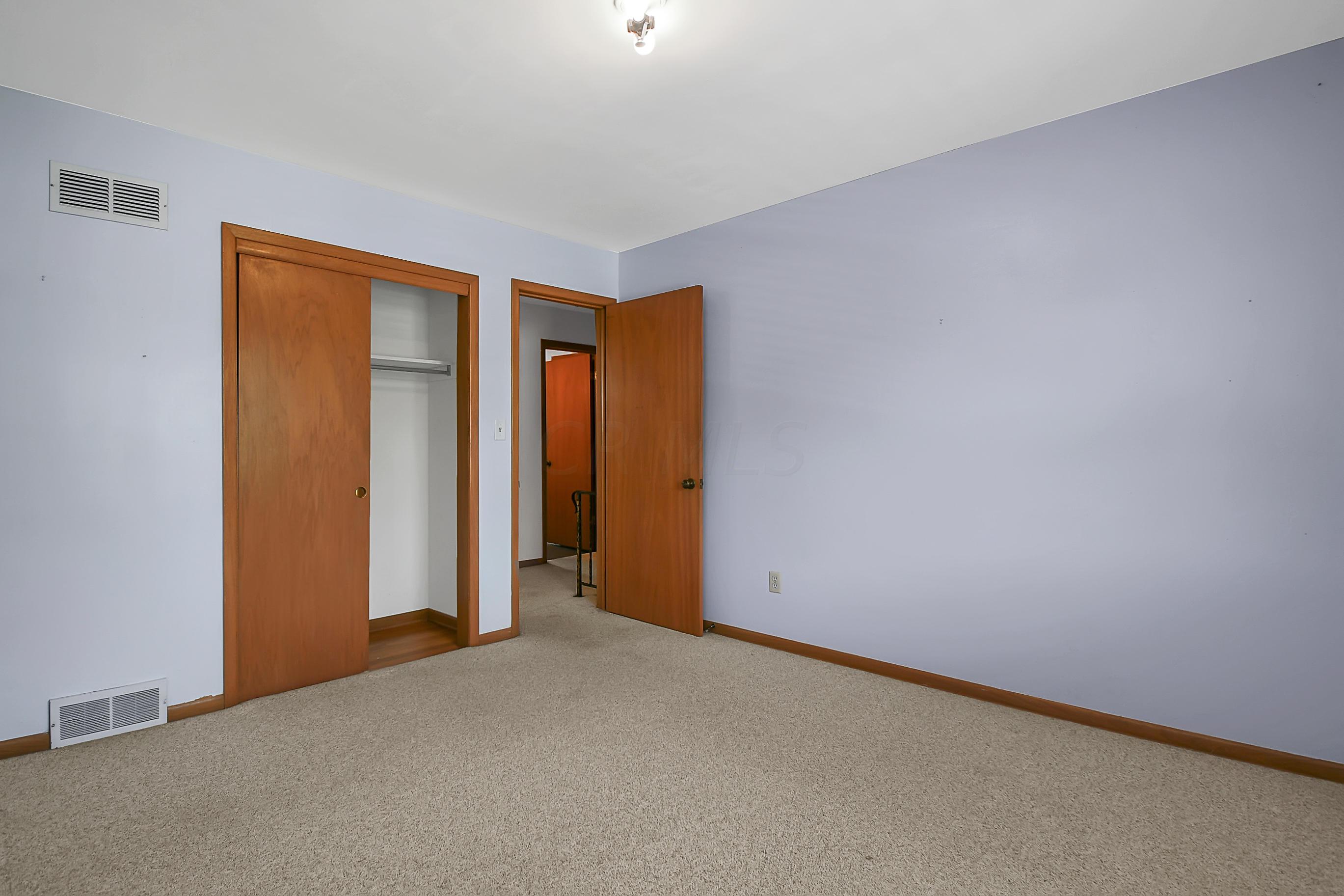 1419 Bonnie Ridge Road Columbus, OH 43228 - Photo 10 of 23 Gallery Image 10