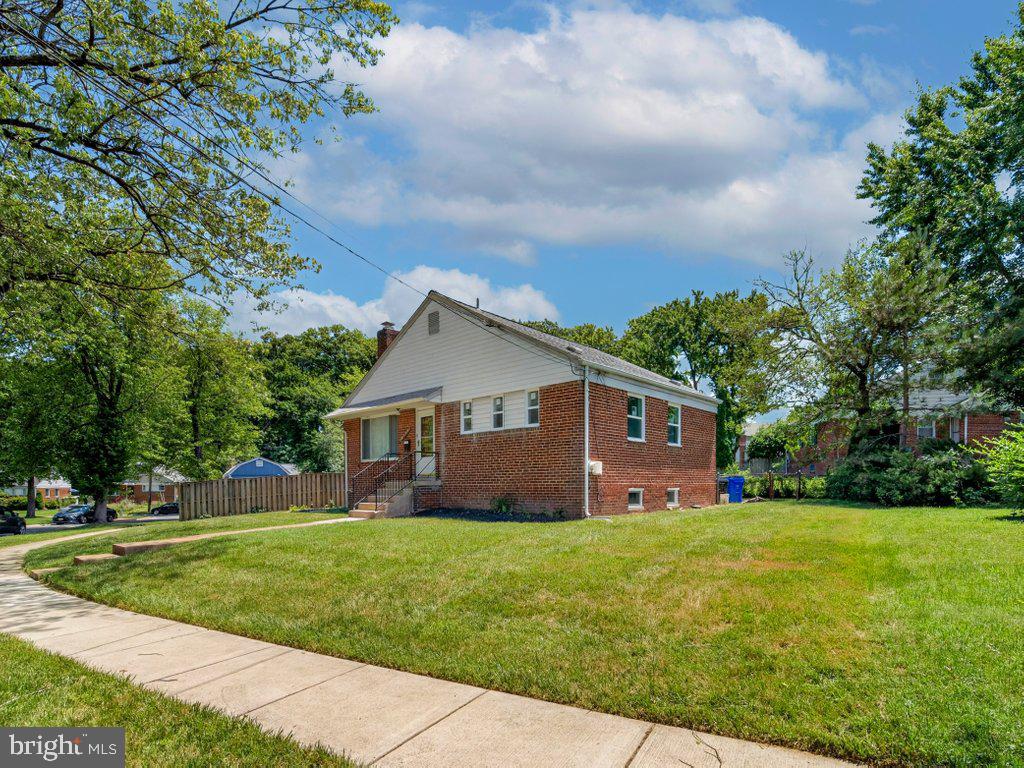 10402 Royalton Terrace Silver Spring, MD 20901 - Photo 3 of 31 side of the house
