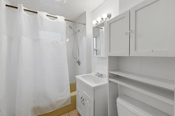 $3,200 | 54 Thomas Street, Unit 2, Medford, MA 02155