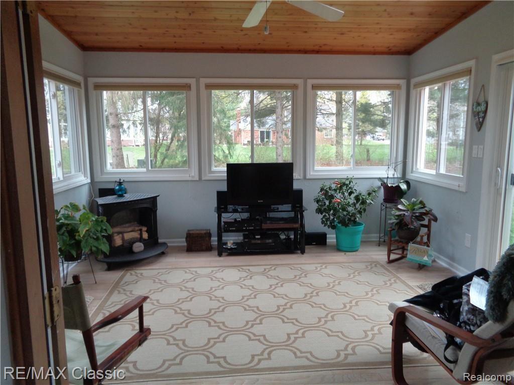 4860 Harvey Lake Road Highland, MI 48356 - Photo 38 of 57 DSC02448.JPG