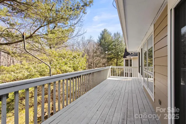 $495,000 | 514 Cobblestone Lane, Flat Rock, NC 28731