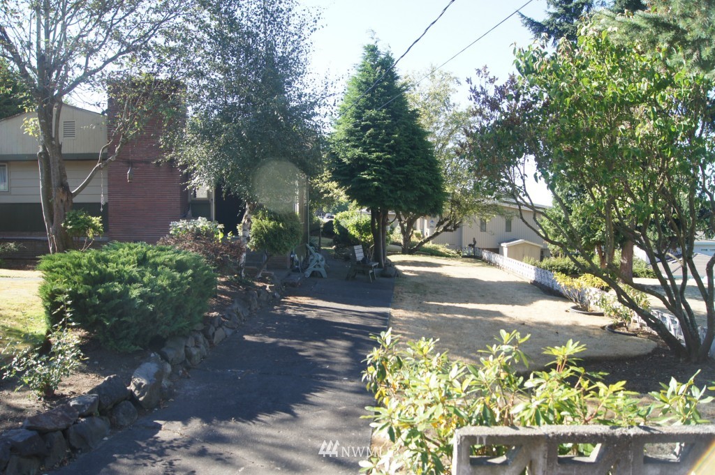 1311 North 26th Street Renton, WA 98056 - Photo 2 of 8