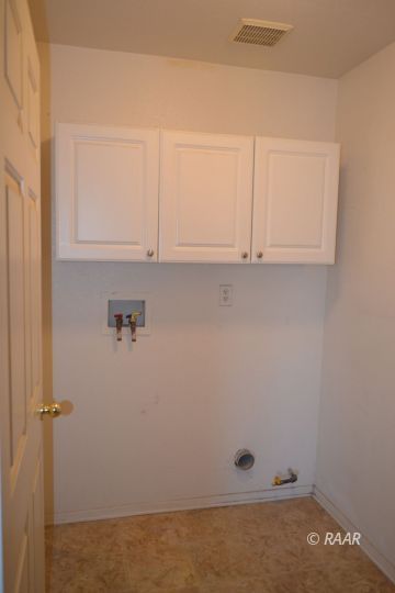 1216 Rebecca Avenue Ridgecrest, CA 93555 - Photo 10 of 26 Gallery Image 10