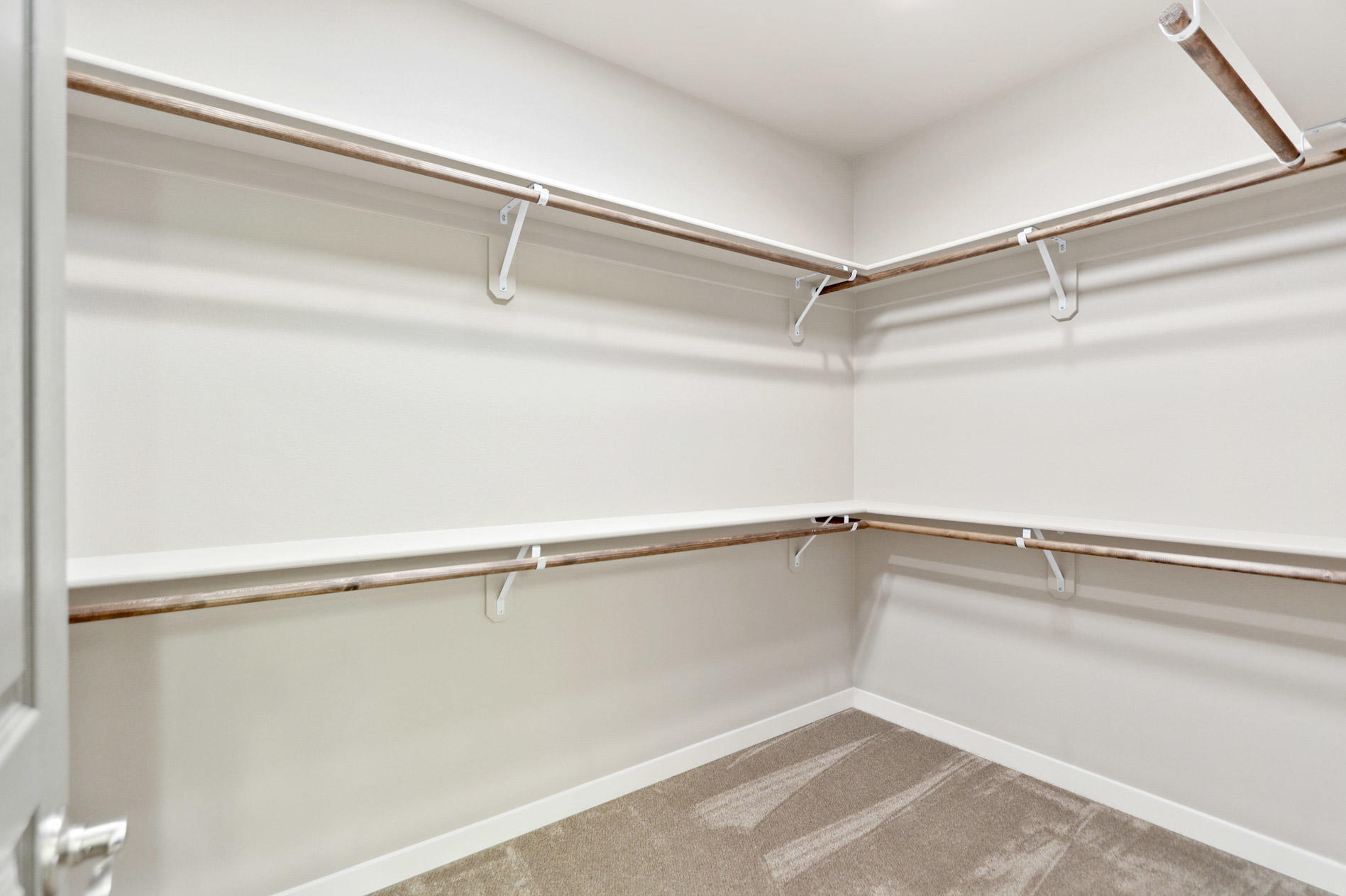 618 North Reed Street Sisters, OR 97759 - Photo 22 of 22 Orchard - Master Walk-In Closet