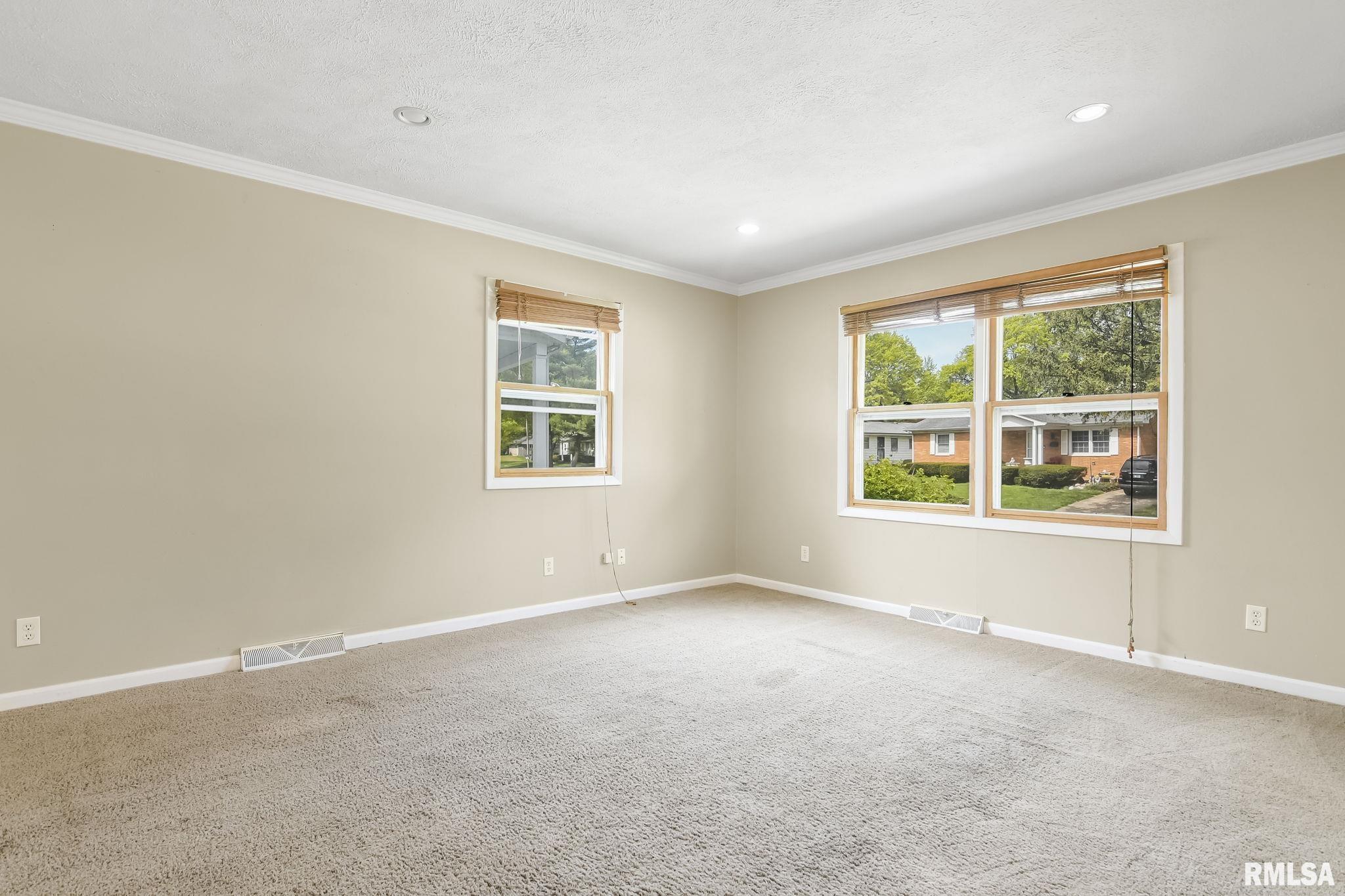 320 Whitefield Road Springfield, IL 62704 - Photo 7 of 33