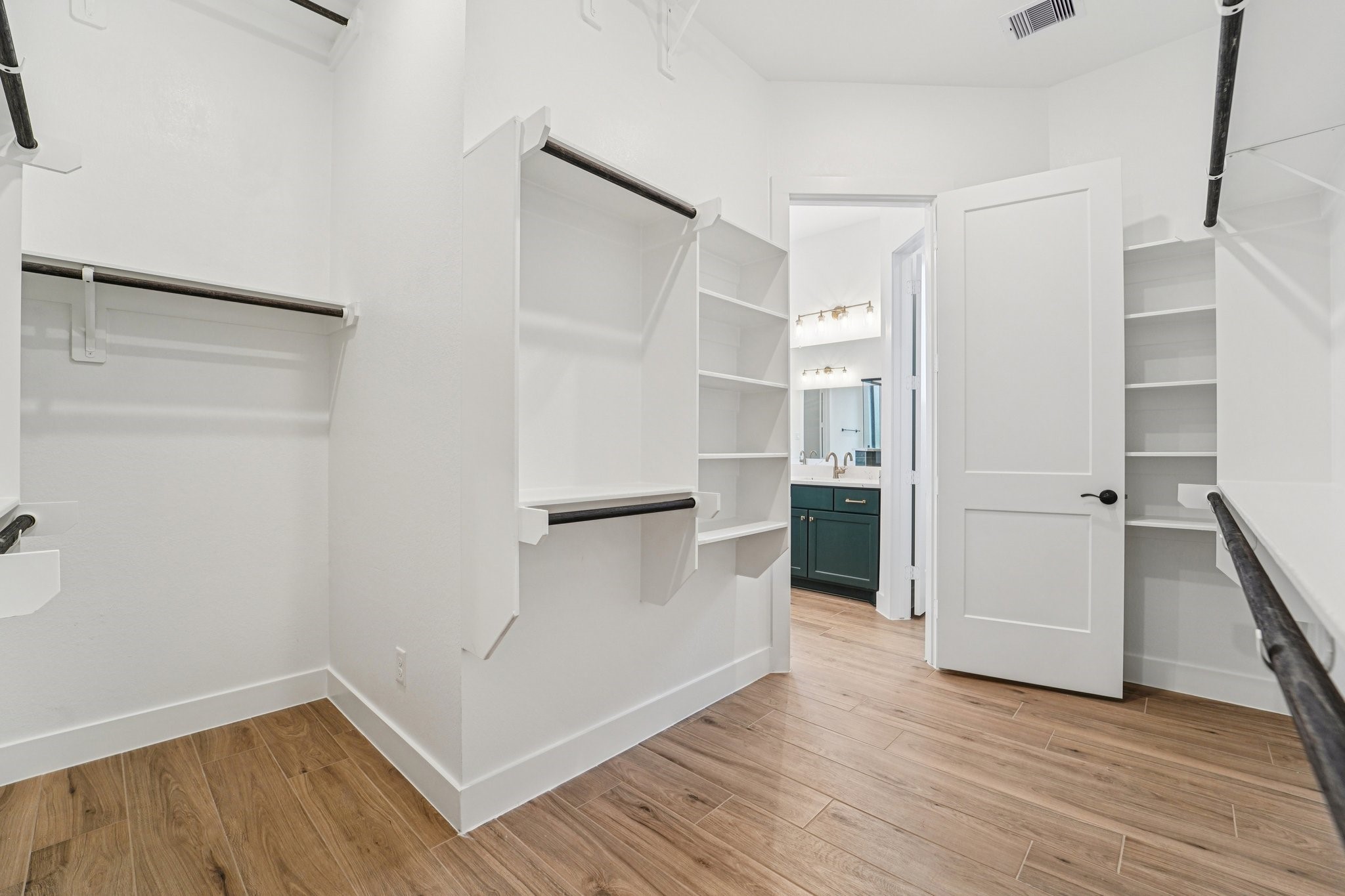 13091 Whitewater Way Conroe, TX 77302 - Photo 15 of 48 Representative Photo