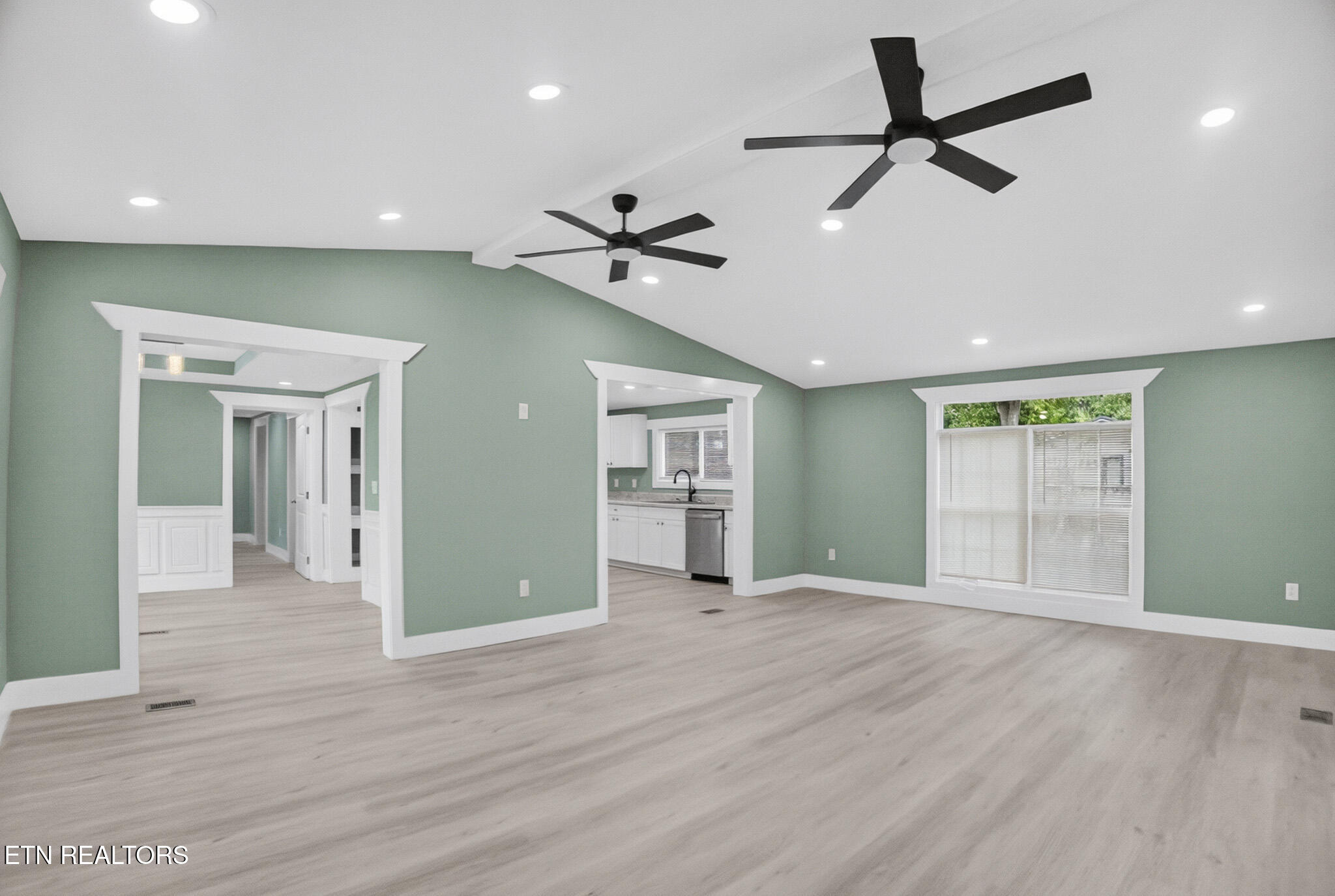810 1/2 Rochester Avenue Middlesboro, KY 40965 - Photo 6 of 25 23