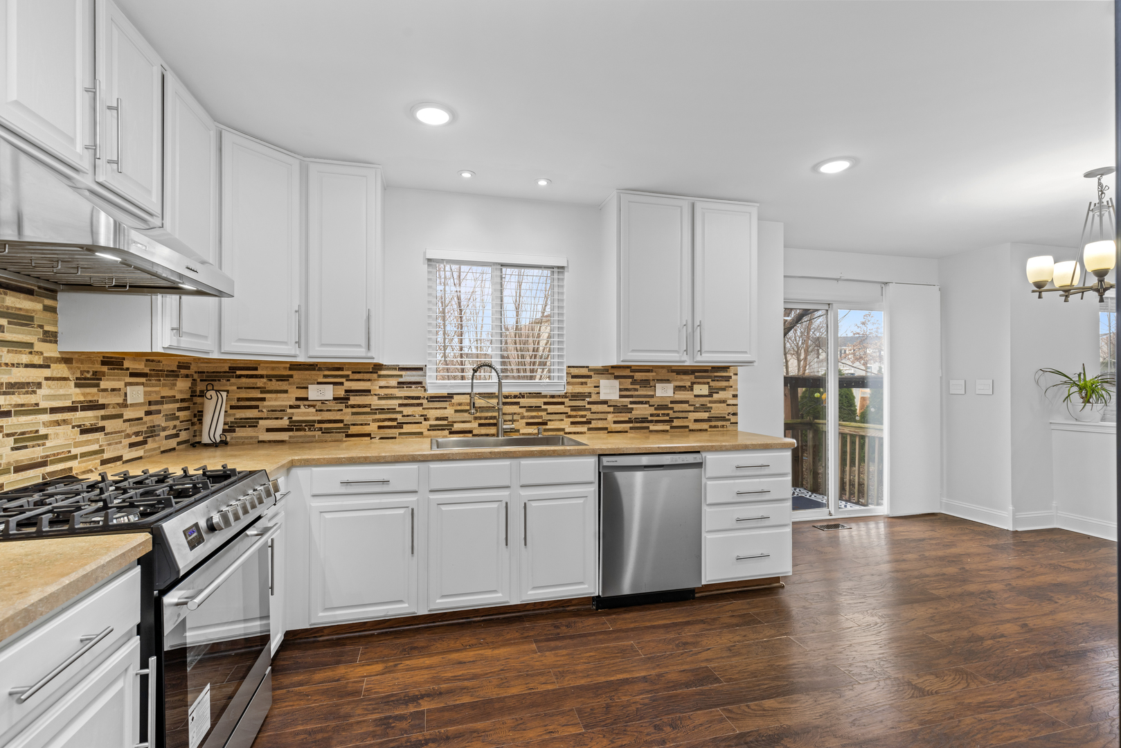 800 Beethoven Street Volo, IL 60073 - Photo 12 of 41 Gallery Image 12