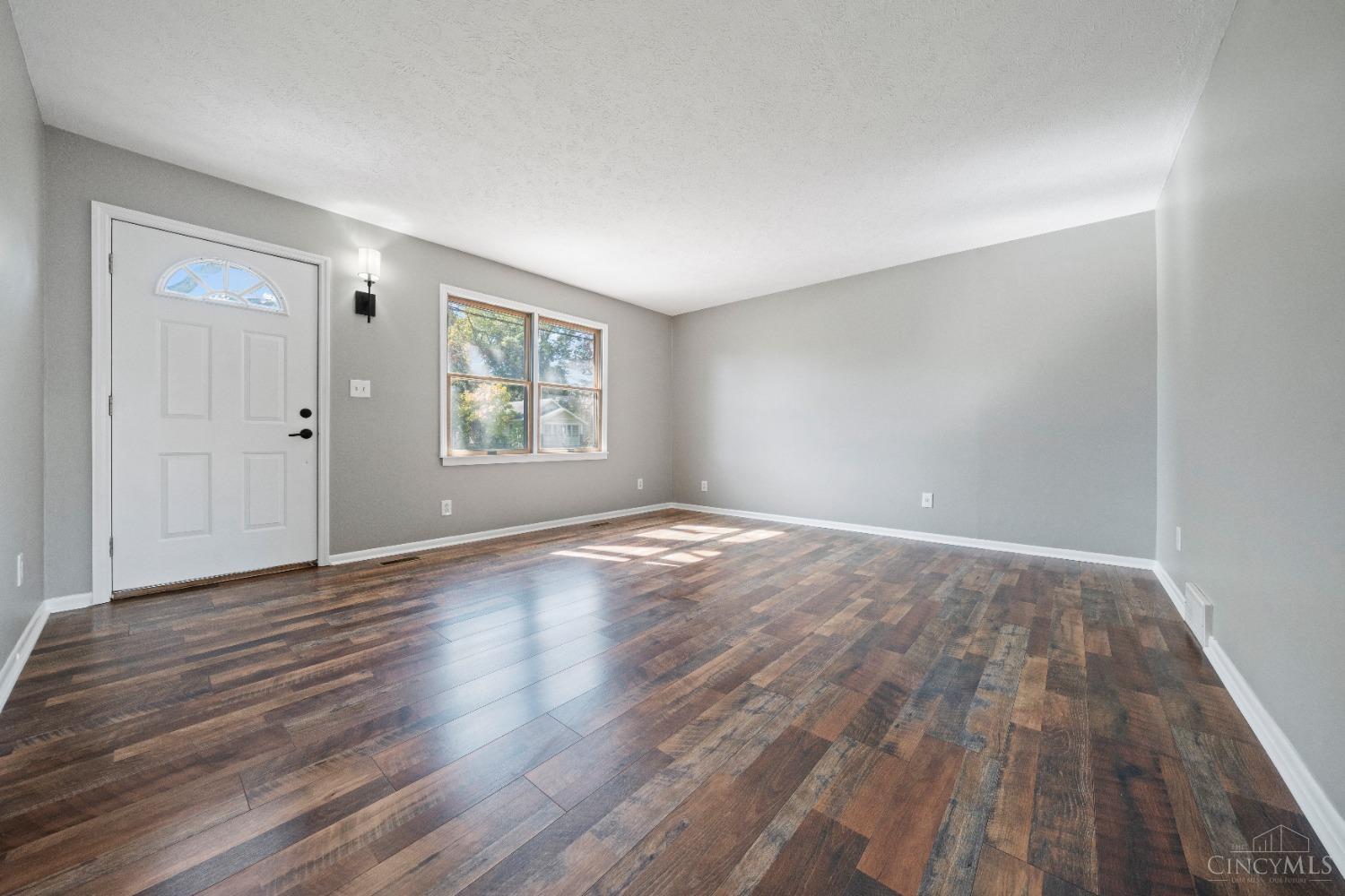 840 Shayler Road Cincinnati, OH 45245 - Photo 4 of 27 Gallery Image 4