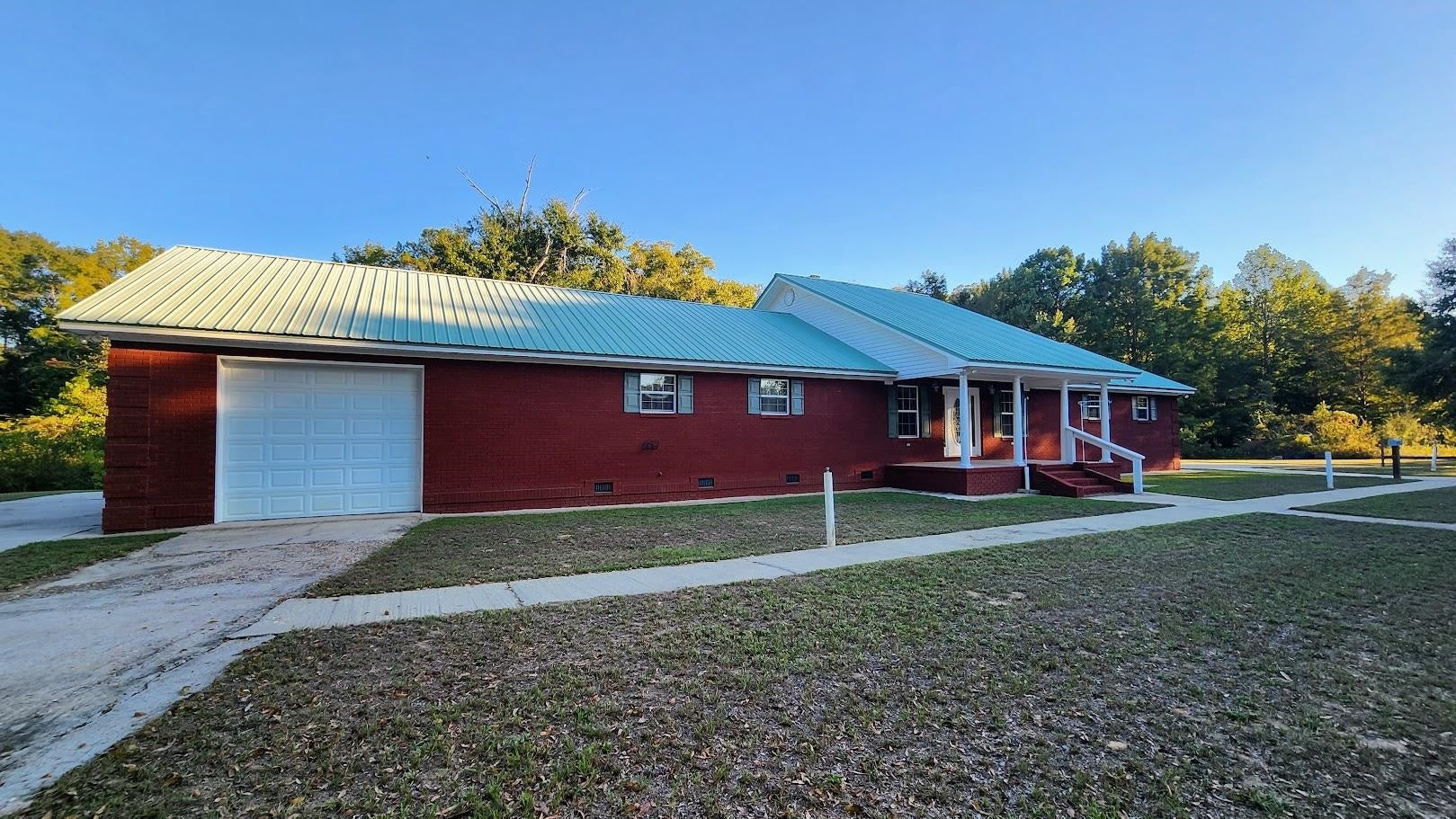 27402 Point A Isle Road Andalusia, AL 36421 - Photo 3 of 45 Gallery Image 3