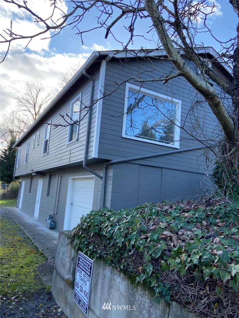 309 Taylor Avenue Northwest Renton, WA 98057 - Photo 5 of 27 Gallery Image 5