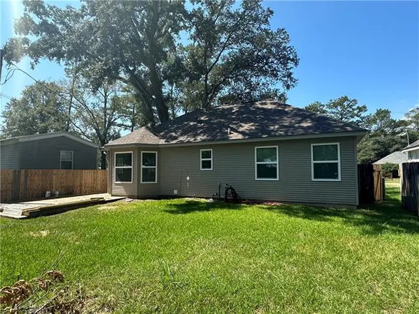 $1,750 | 128 Mardi Street, Madisonville, LA 70447