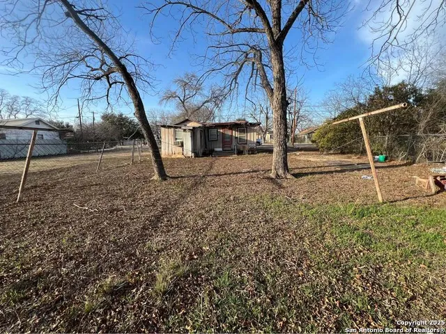 $25,000 | 1815 14th Street, Hondo, TX 78861