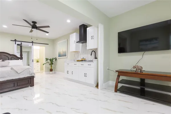 $1,100 | 4906 Riverhills Drive, Unit B, Tampa, FL 33617