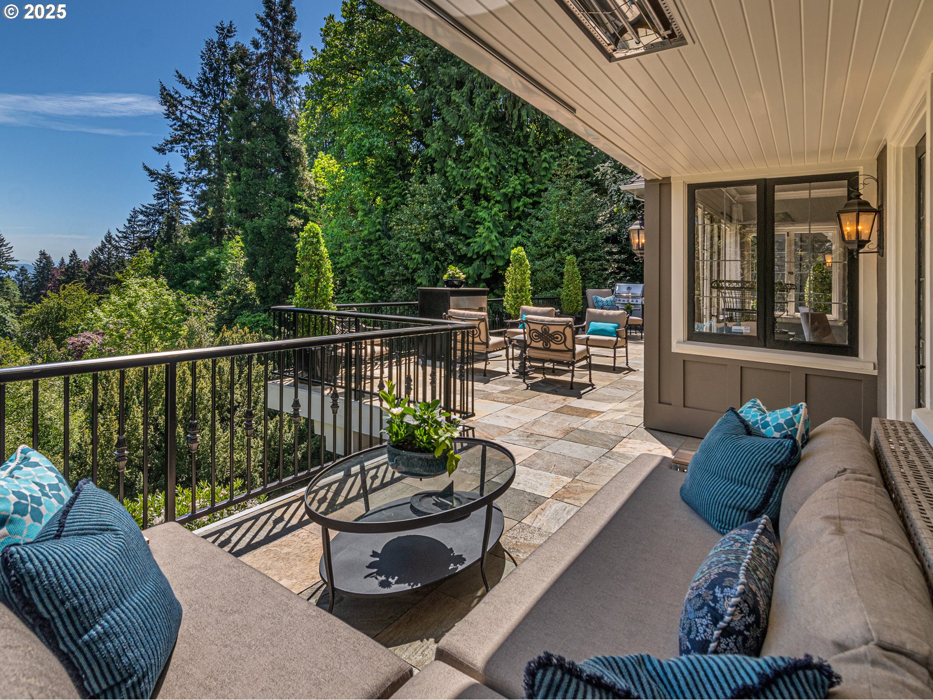 2624 Southwest Talbot Road Portland, OR 97201 - Photo 11 of 48 a view of balcony with couch and chairs