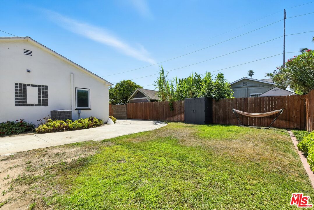 237 West Kelso Street, Unit 237 1/2 Inglewood, CA 90301 - Photo 12 of 13 a house view with a garden space