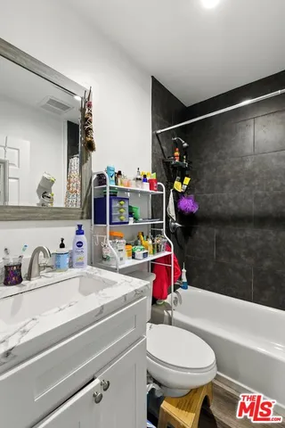 $1,925 | 237 West Kelso Street, Unit 237 1/2, Inglewood, CA 90301