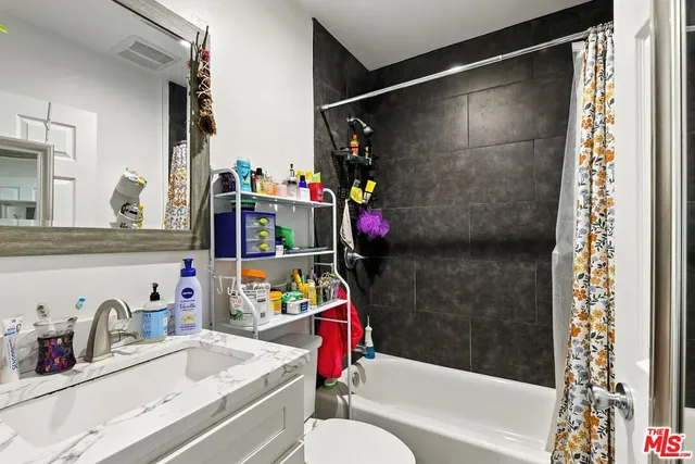 $1,925 | 237 West Kelso Street, Unit 237 1/2, Inglewood, CA 90301