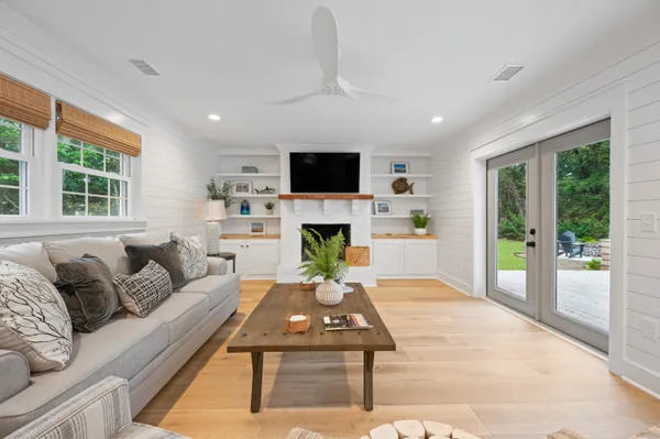 $9,500 | 940 Cliffwood Drive, Mount Pleasant, SC 29464