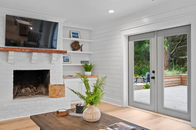 $9,500 | 940 Cliffwood Drive, Mount Pleasant, SC 29464