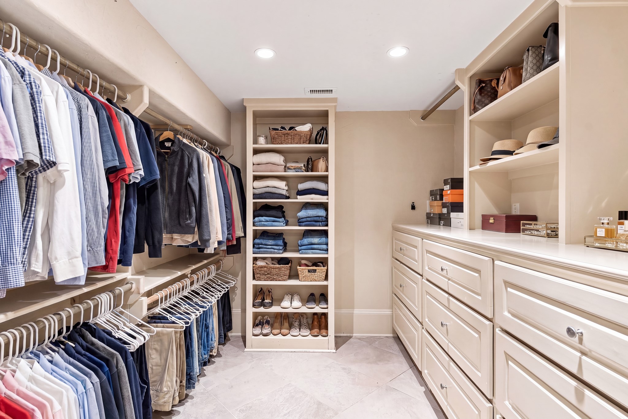 2904 Red Bluff Road Seabrook, TX 77586 - Photo 26 of 47 Very nice walk in closet with built in shelves and drawers.