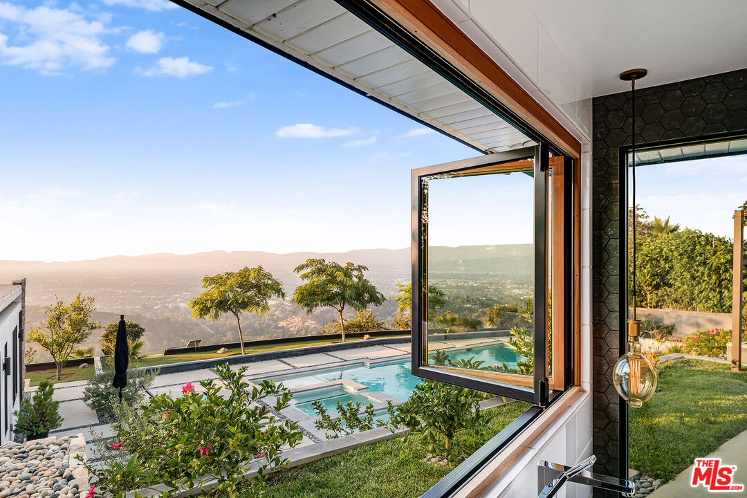 2715 Edwin Place Los Angeles, CA 90046 - Photo 25 of 52 a view of a garden from a balcony