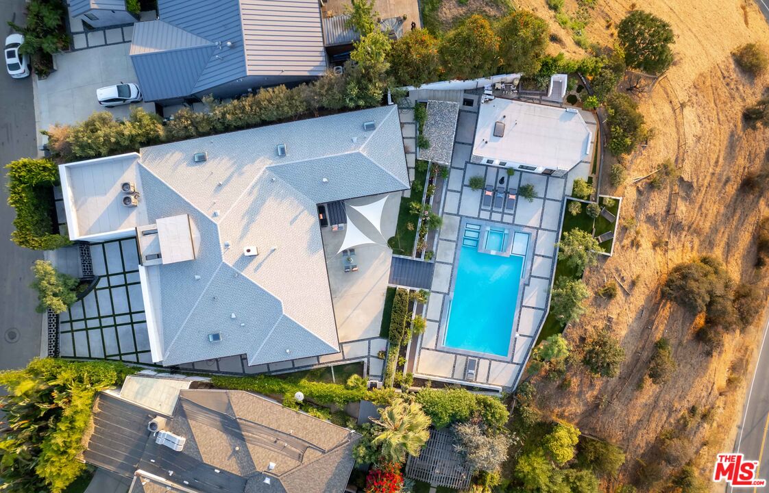 2715 Edwin Place Los Angeles, CA 90046 - Photo 50 of 52 an aerial view of multiple houses with yard