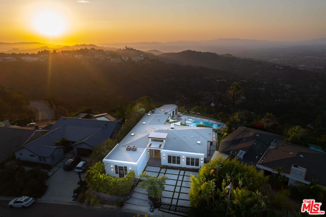 2715 Edwin Place Los Angeles, CA 90046 - Photo 51 of 52 an aerial view of multiple house
