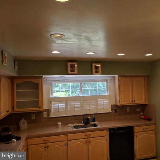 13001 Venango Road Fort Washington, MD 20744 - Photo 2 of 14 kitchen