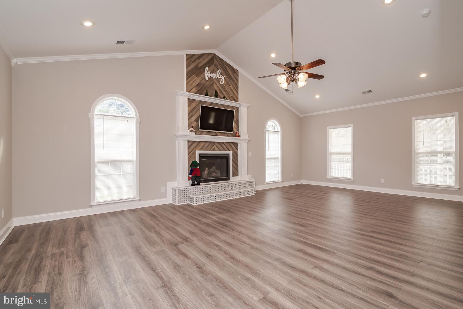14501 Washington Mill Road King George, VA 22485 - Photo 12 of 44 FAMILY ROOM
