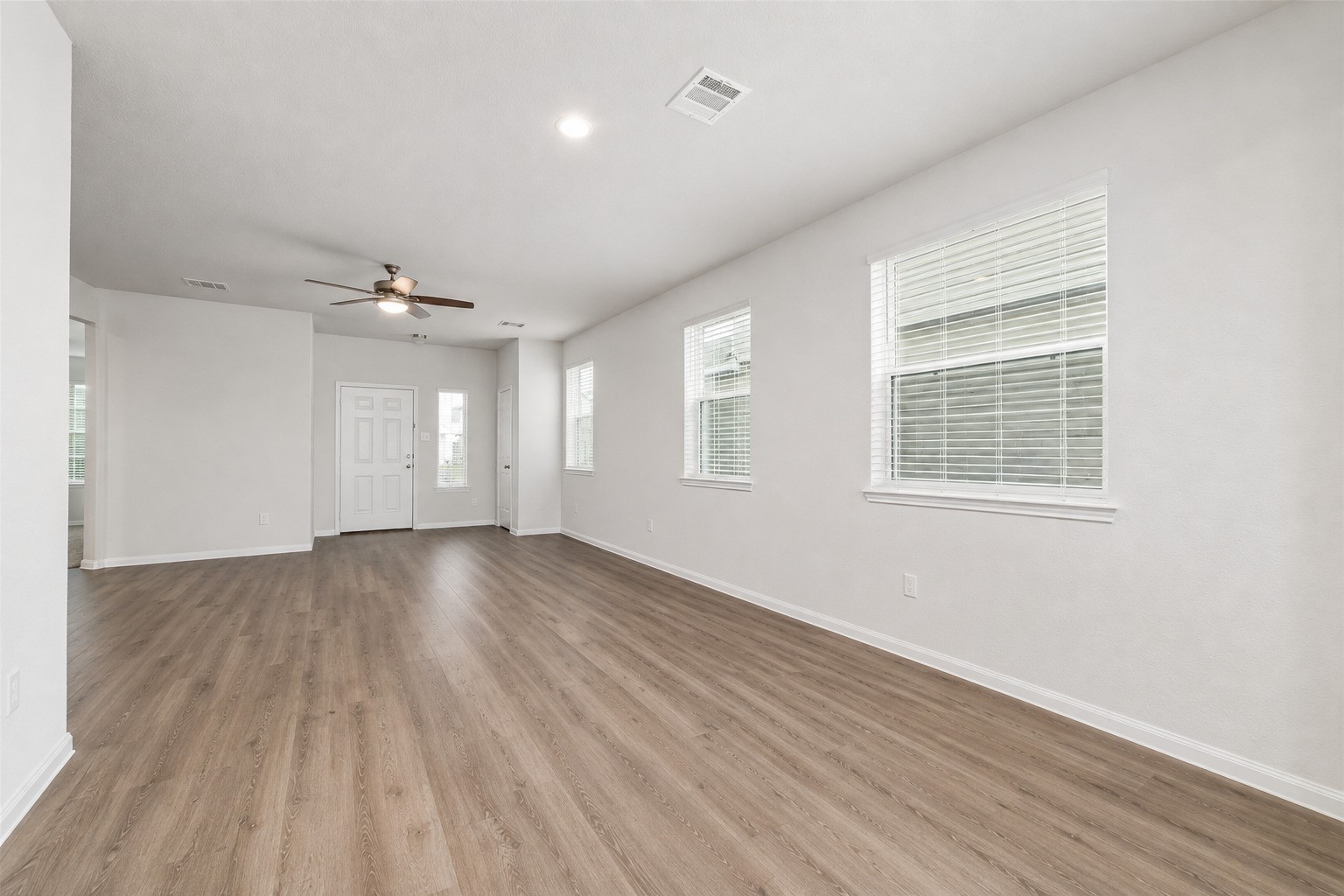 4910 Blue Jacaranda Way Spring, TX 77373 - Photo 9 of 28 Gallery Image 9