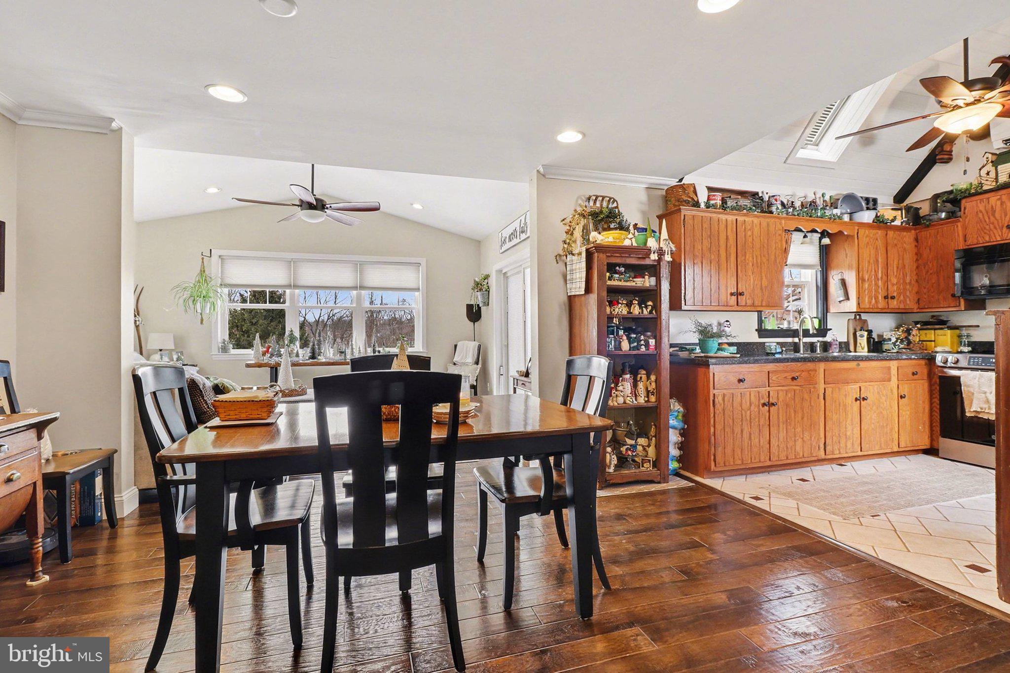 337 Eckman Road Lancaster, PA 17603 - Photo 9 of 35 Kitchen and Dining
