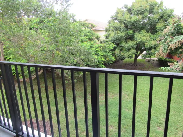 $286,900 | 48 Southeast Sedona Circle, Unit 201, Stuart, FL 34994