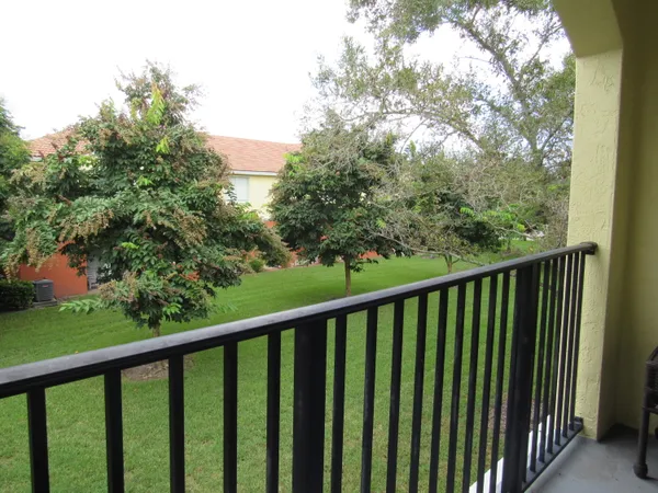 $286,900 | 48 Southeast Sedona Circle, Unit 201, Stuart, FL 34994