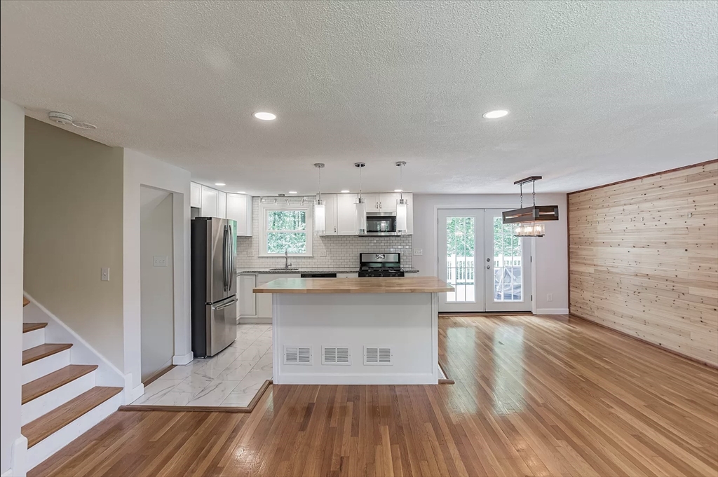 12 Joyce Road Wayland, MA 01778 - Photo 3 of 16