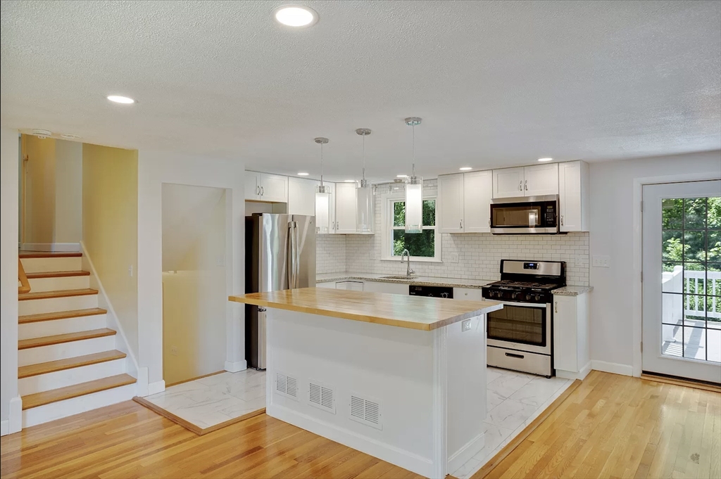 12 Joyce Road Wayland, MA 01778 - Photo 4 of 16