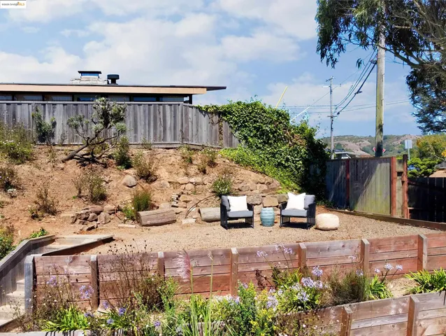 $1,590,000 | 61 Cowper Avenue, Kensington, CA 94707