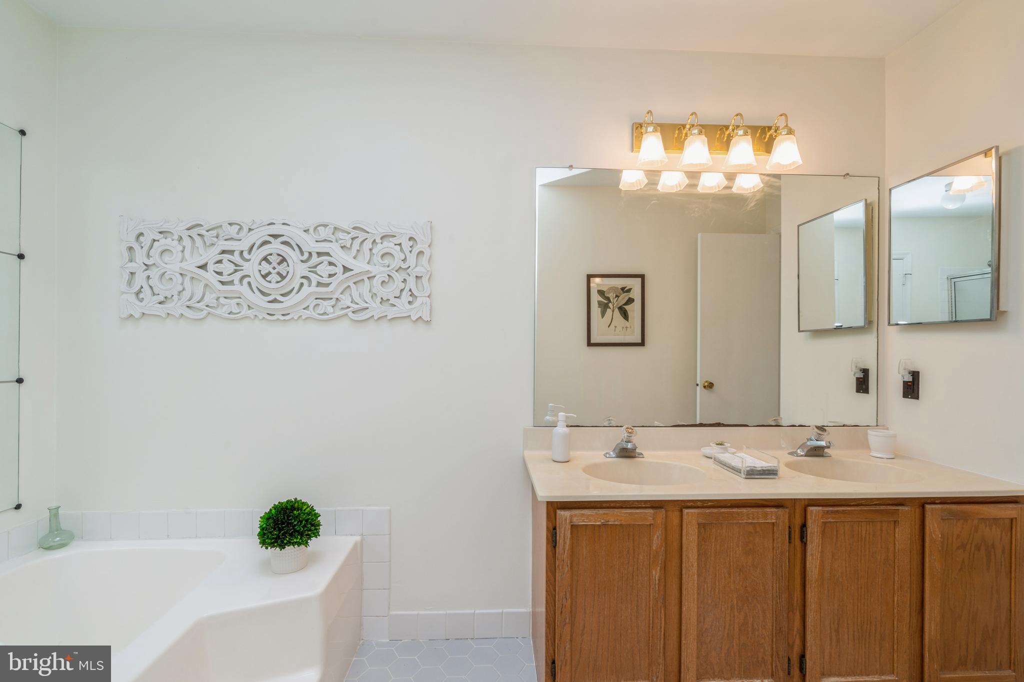 35 Stratton Court Robbinsville, NJ 08691 - Photo 18 of 23 Gallery Image 18