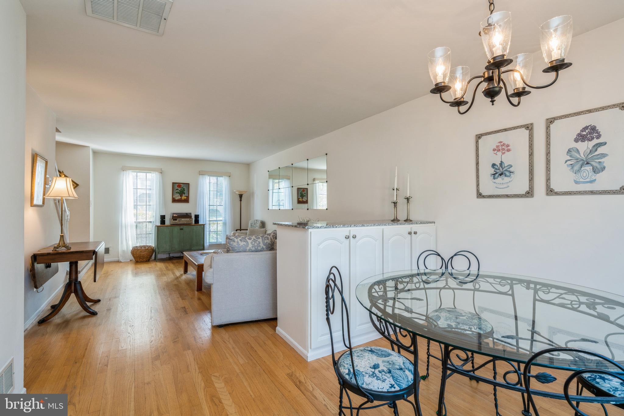 35 Stratton Court Robbinsville, NJ 08691 - Photo 4 of 23 Gallery Image 4