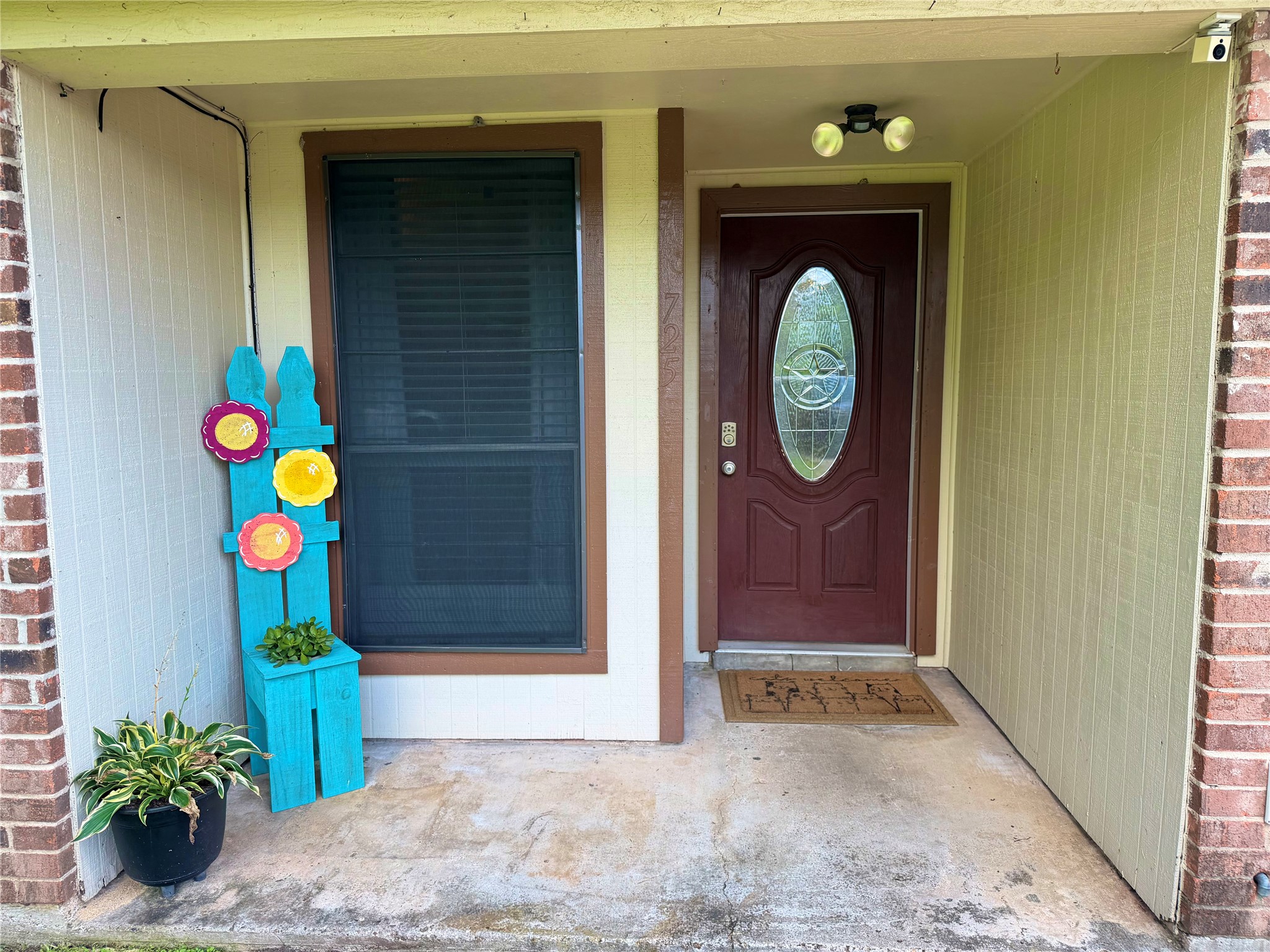 725 East Plum Street Angleton, TX 77515 - Photo 2 of 17