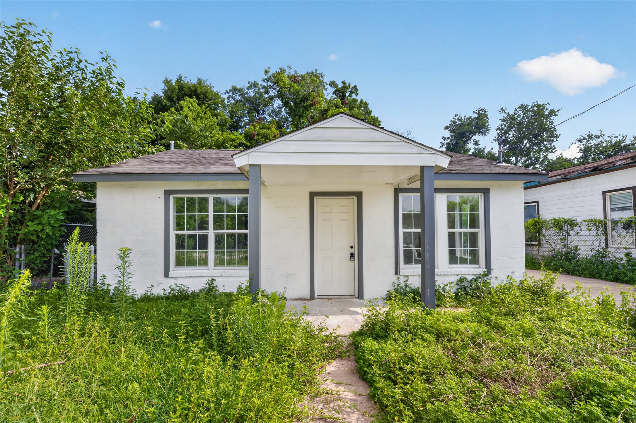 4715 Engleford Street Houston, TX 77026 - Photo 1 of 33
