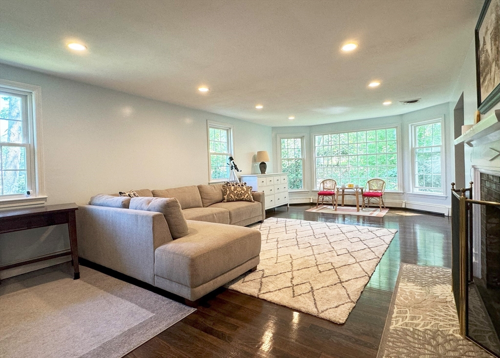 10 Meadowview Road Wayland, MA 01778 - Photo 6 of 33