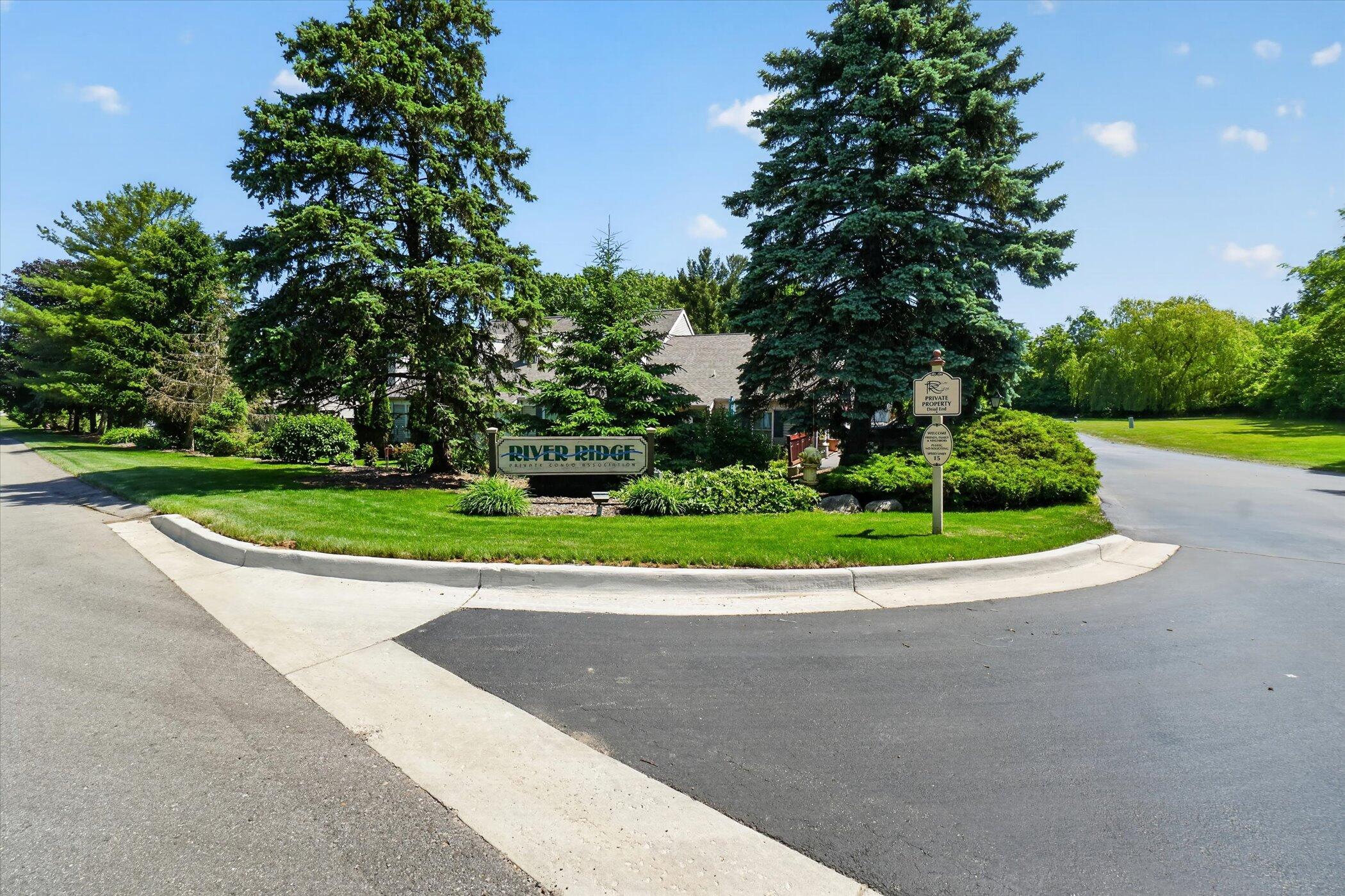 11353 River Ridge Drive, Unit 19 Allendale, MI 49401 - Photo 2 of 36 02-11353-River-Ridge-Dr-Windowstill